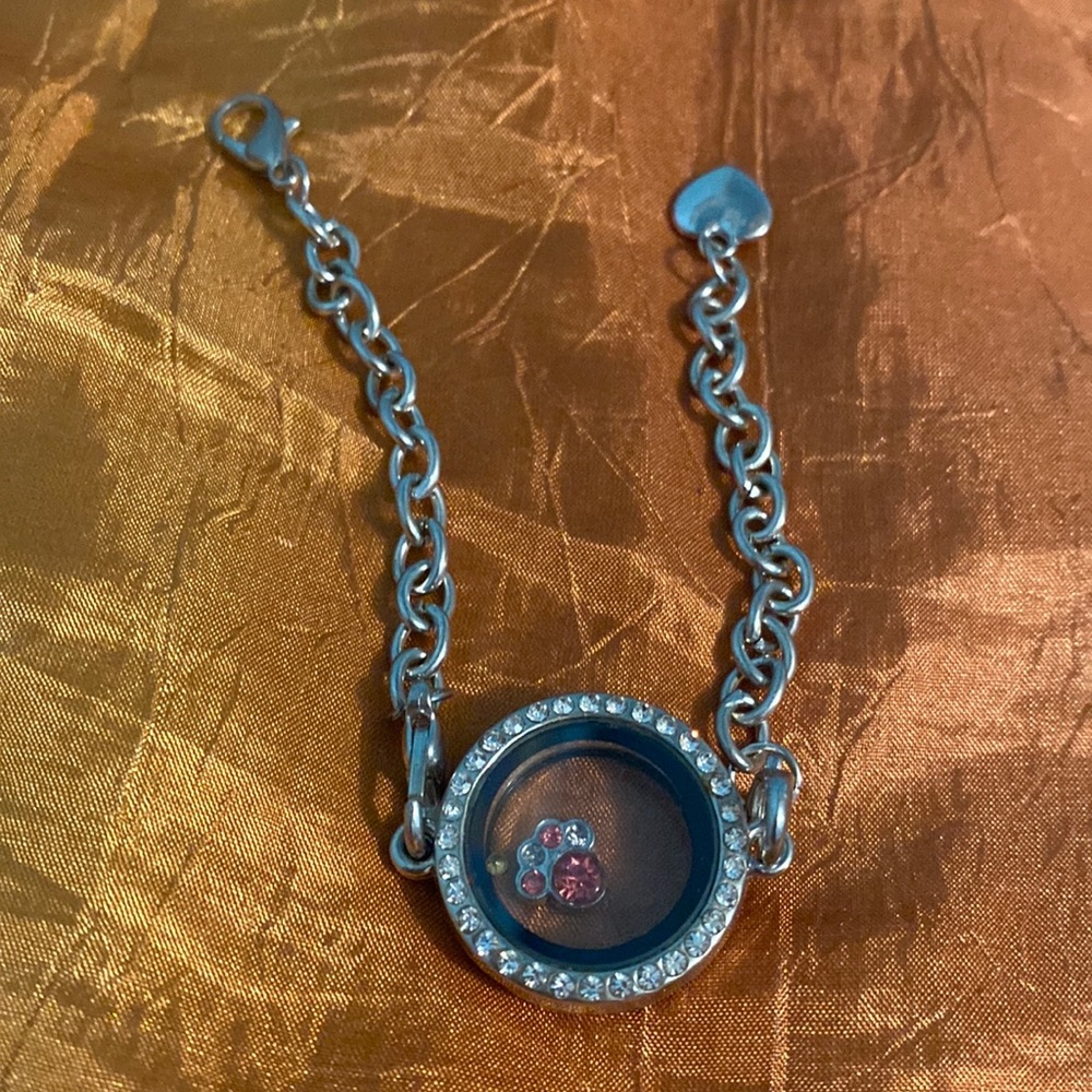 Bracelet and necklace